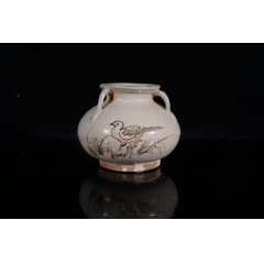 金元磁州窑白底黑花花鸟纹扁腹罐